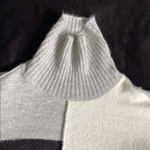 ❤️POINT ZERO PATCH WORKED COLOR BLOCKING SWEATER❤️ - Picture 8 of 15